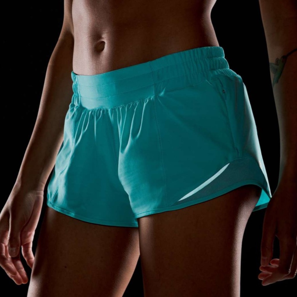 Lululemon Hotty Hot Low-Rise Lined Short 2.5”